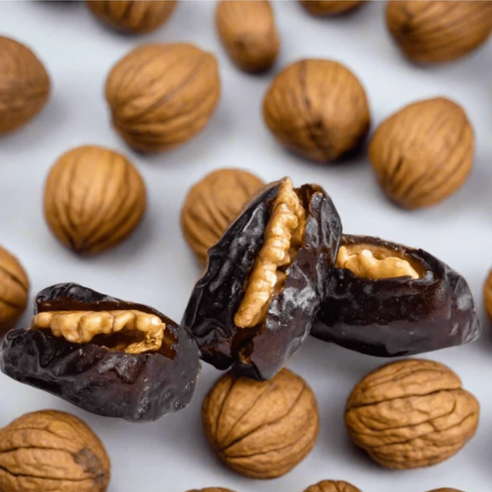 Kalma dates with walnuts